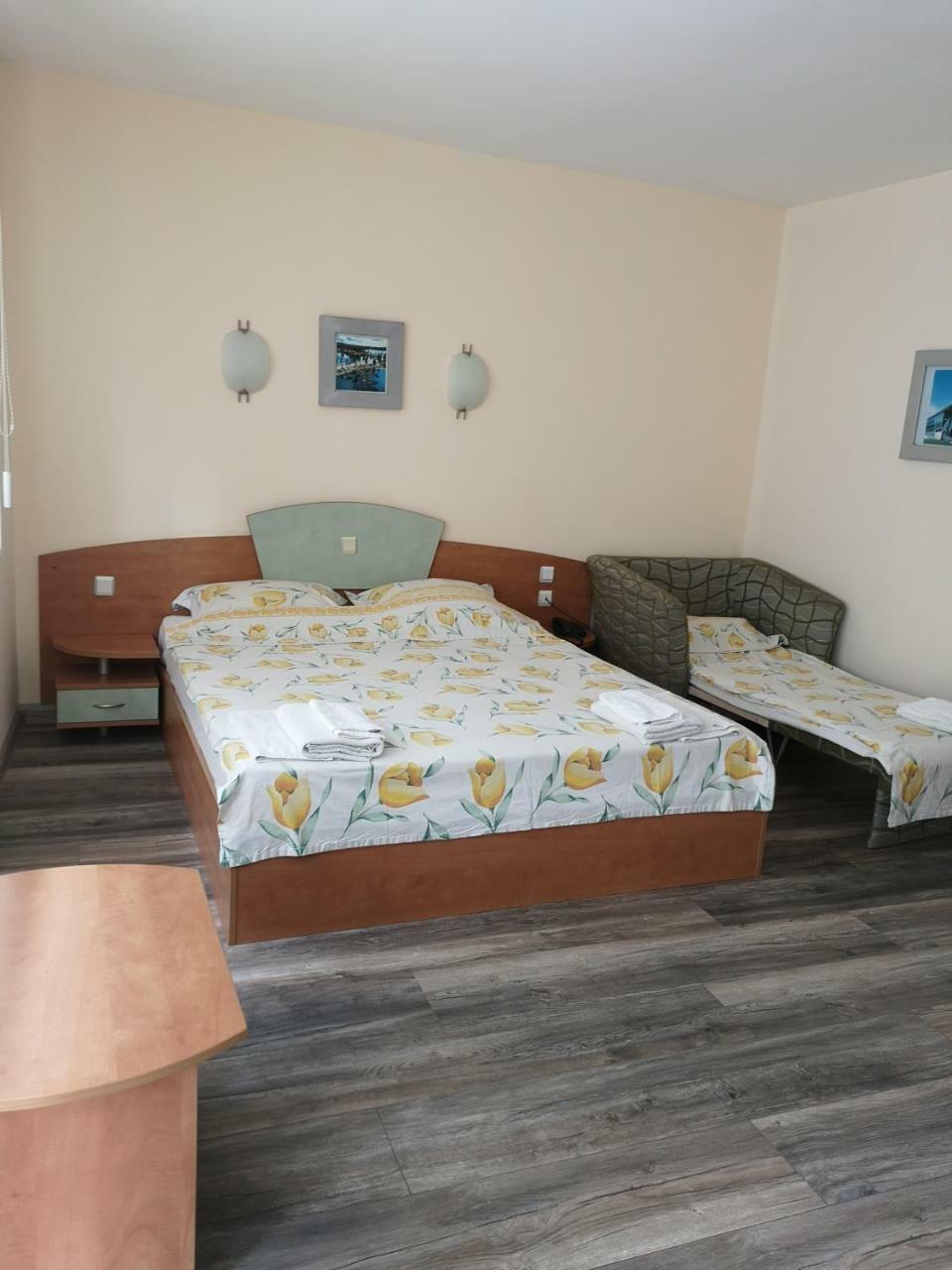 Fresh Family Hotel Ravda Exterior photo